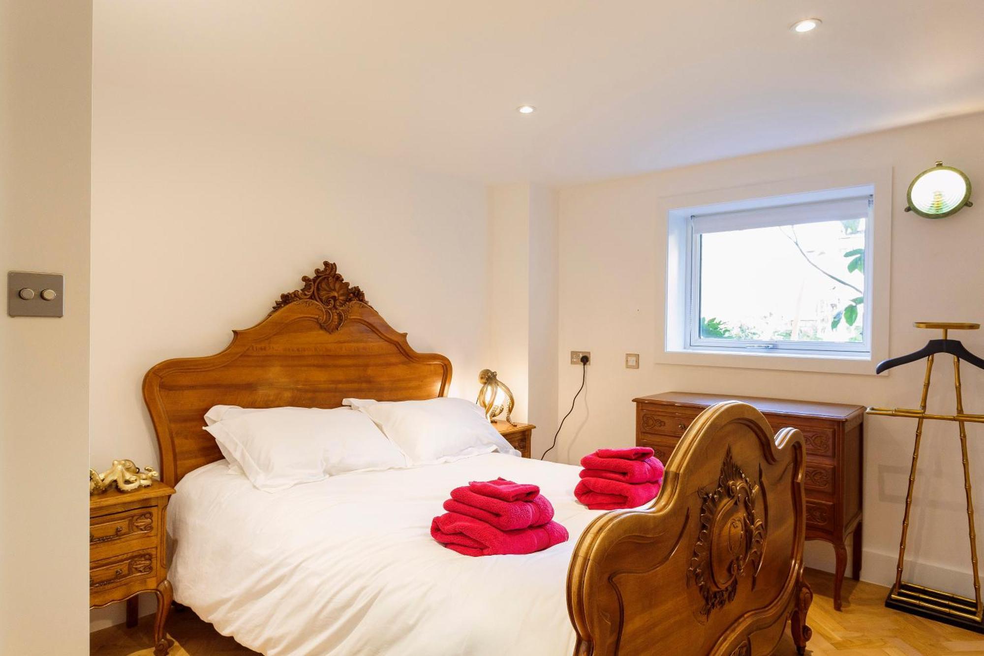 Eel Pie Boathouse Apartment
