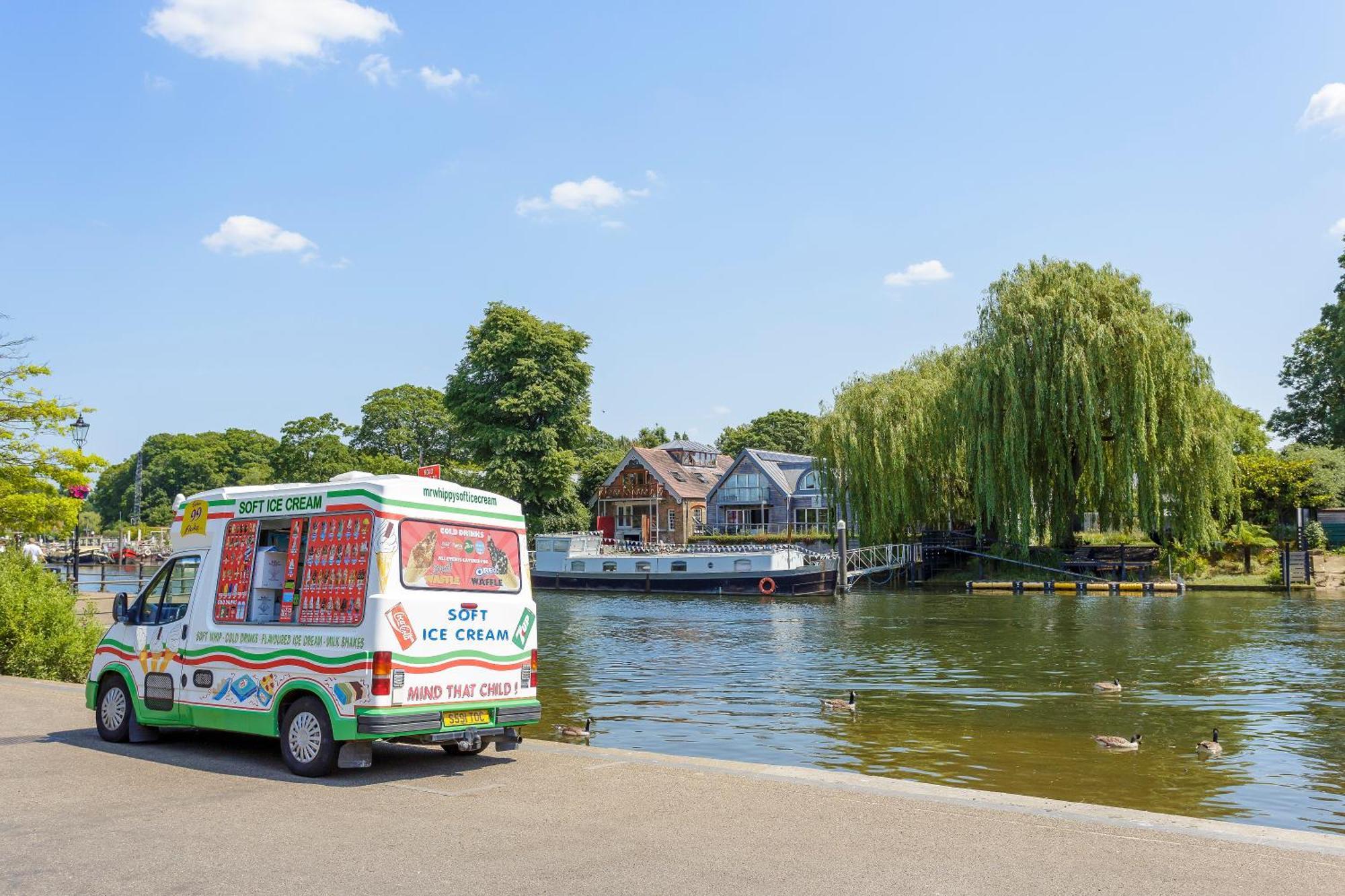 Eel Pie Boathouse Apartment *