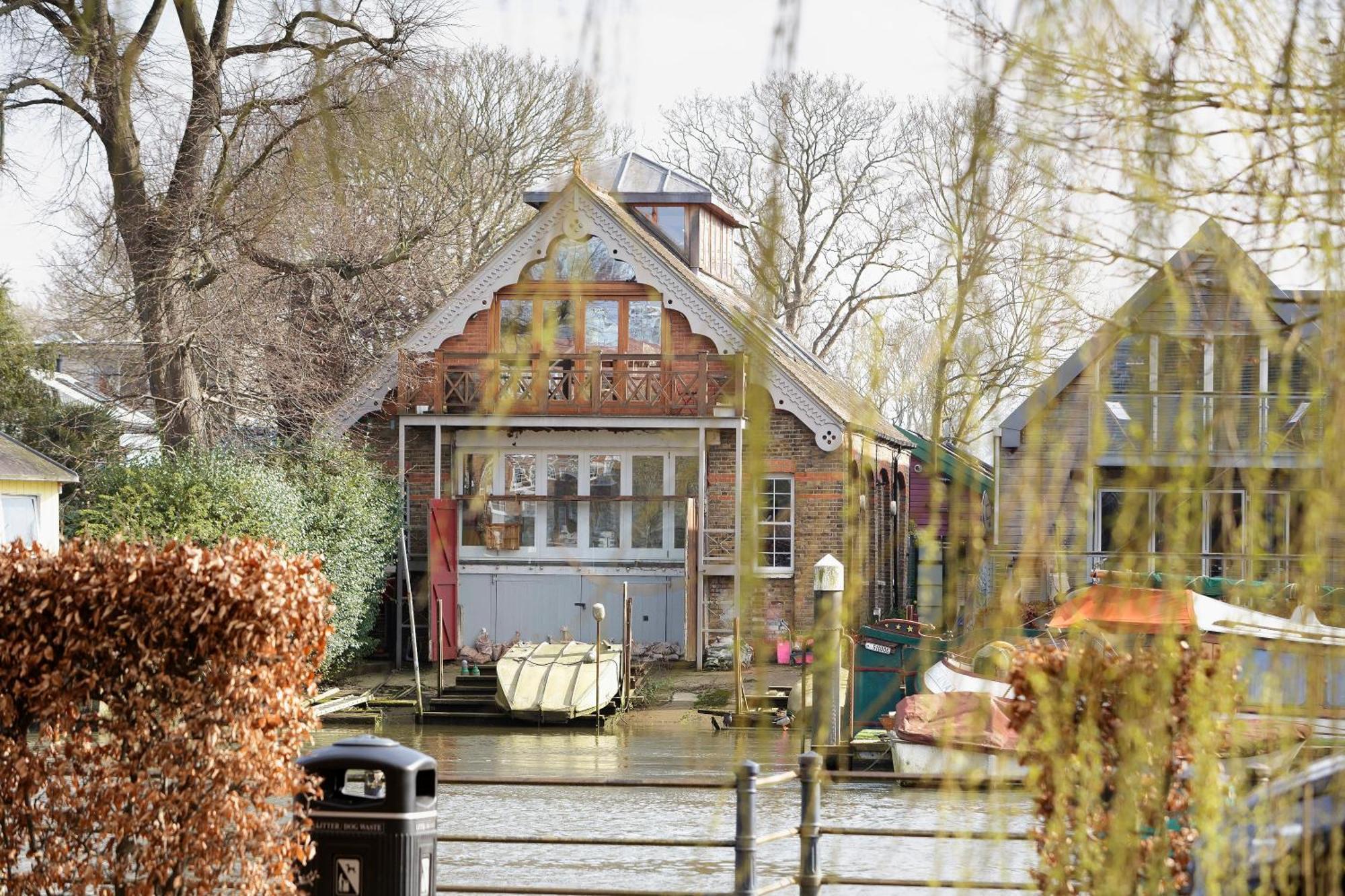 Eel Pie Boathouse Apartment *